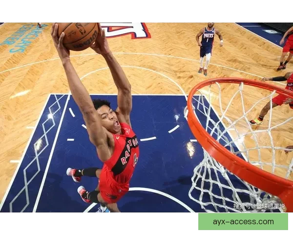 富尔茨迎来猛龙生涯首秀 接巴恩斯精准助攻轻松命中首球